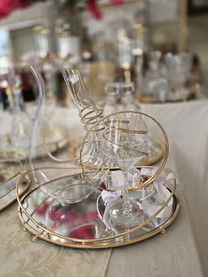 Oval gold tray with mirror