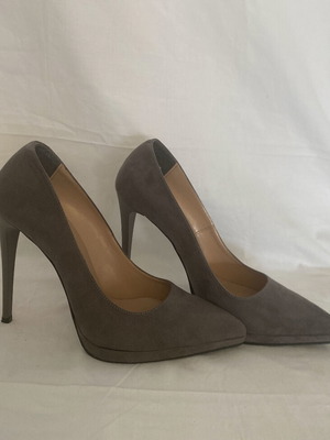 Exe gray suede pumps with 11 cm heel, like new, size 40