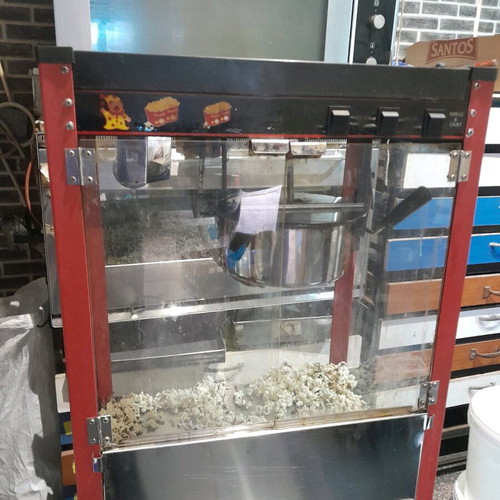Popcorn machine like new with two spare heating elements