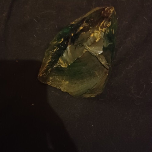 Green precious stone raw, like new, 414 grams