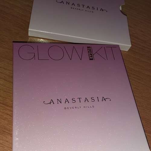Anastasia Beverly Hills Glow Kit new