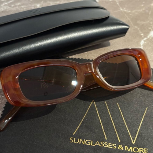 AV Sunglasses brown sun glasses like new
