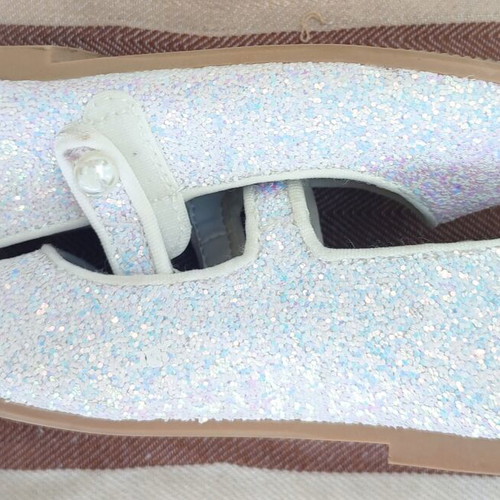 H&M white flat ballerina shoes with glitter and strap size 28 like new