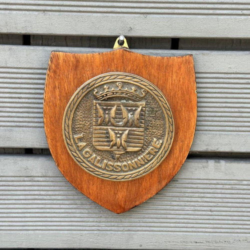 La Galissonnière Nautical Shield used, wooden base