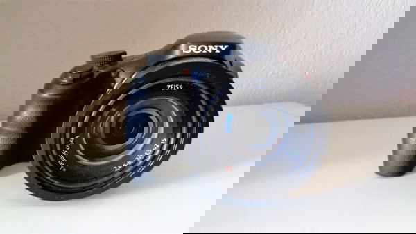 Φωτογραφική SONY + δώρο