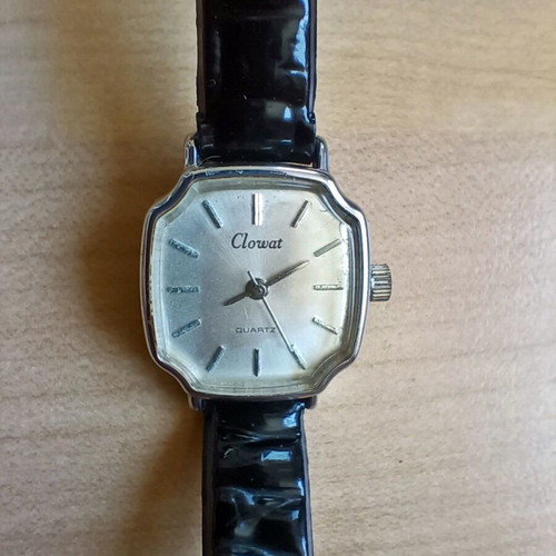 Clowat vintage women's wristwatch used, battery missing