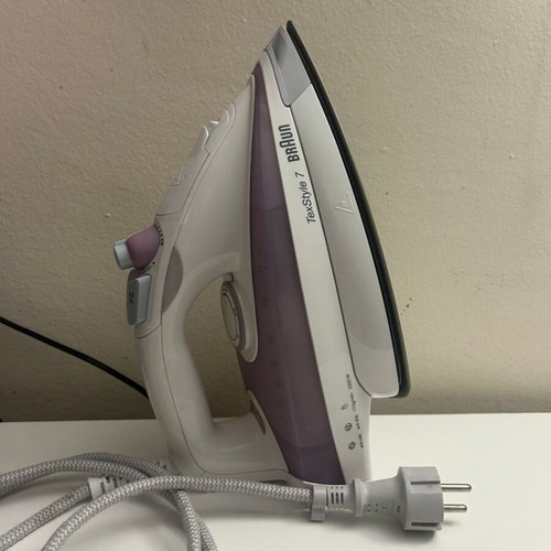 Braun TexStyle 7 steam iron used, good condition