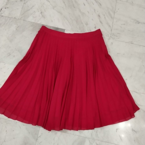 Mohito pleated skirt new without tags, raspberry red, size M