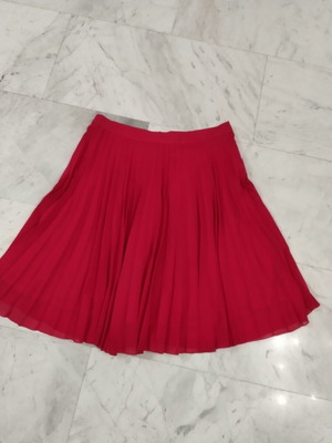 Mohito pleated skirt new without tags, raspberry red, size M