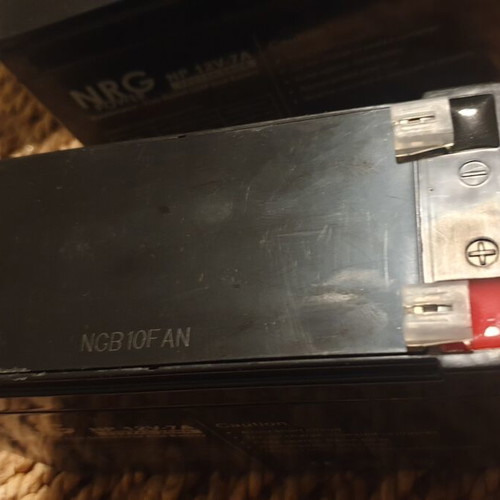 NRG Power NP 12V 7Ah batteries like new, pack of 16