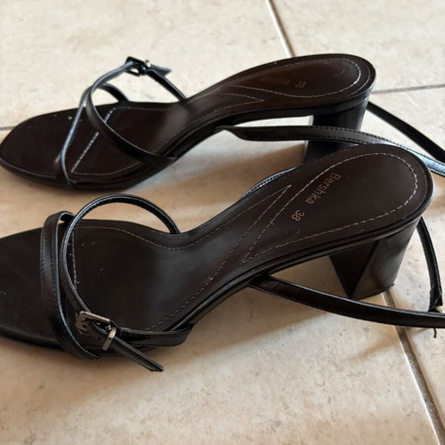Bershka women's heeled sandals like new, size 38, black