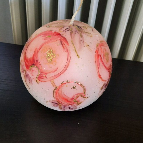 Candle like new with floral design