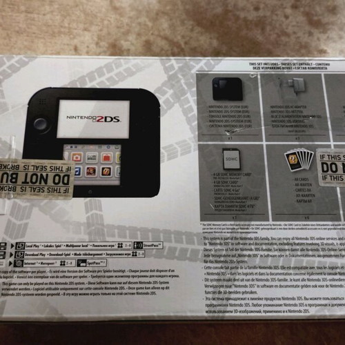 Nintendo 2DS like new with pre-installed Mariokart7 and accessories