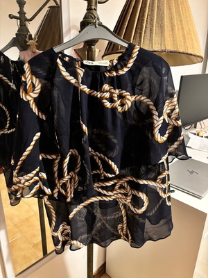 Zara blouse with rope print size S like new