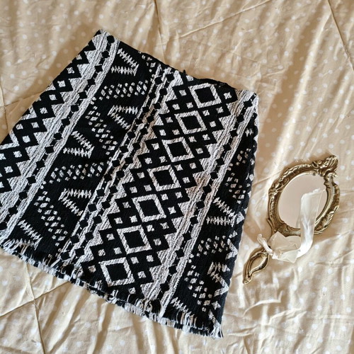 Boho skirt short tight with fringes, size XS, like new