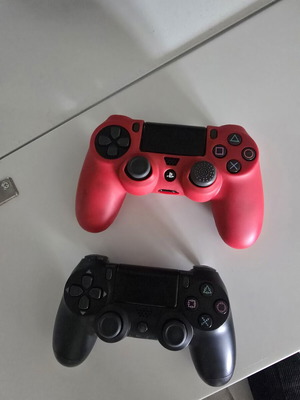 Sony PlayStation 4 Slim 500GB σαν καινούργιο με 2 χειριστήρια και 6 παιχνίδια