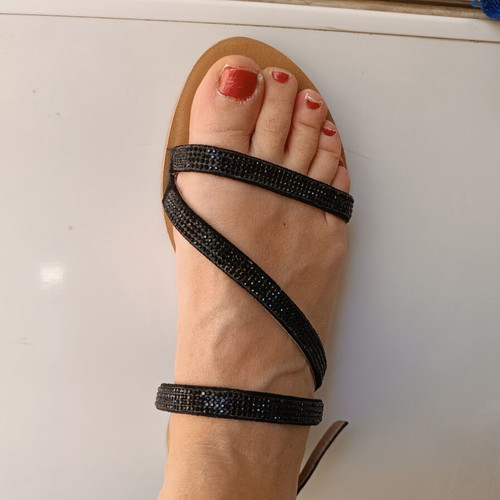 Flat sandals used with black rhinestones size 39