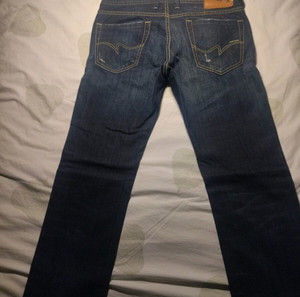 Staff jean