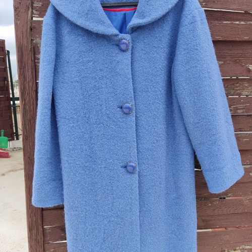 Darling vintage blue wool coat used, size Small