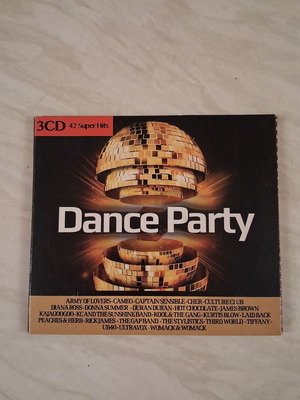 Κασετίνα Dance Party 3 CD μεταχειρισμένη, 42 super hits