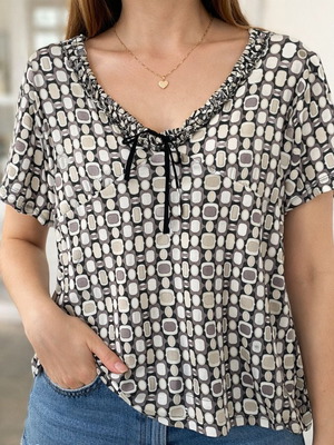 Geometric Print short sleeve top XL barely worn, black grey ecru