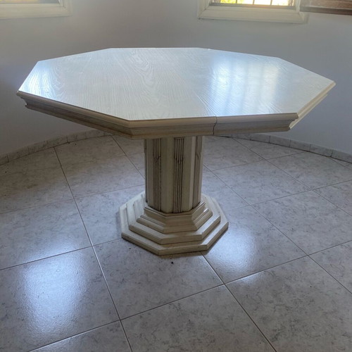 Extendable Walnut Dining Table Like New, White