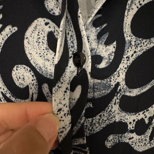 Chico’s shirt with black and white abstract print like new, size 2XL