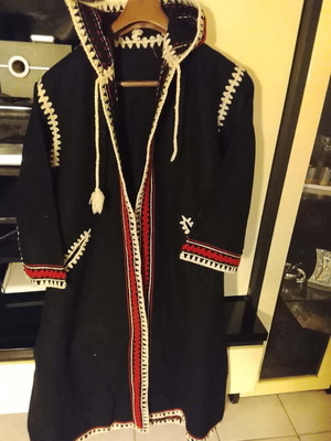 Traditional cape like new, black, size M