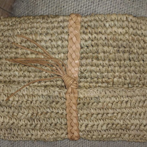 Handmade bag with leather and straw like new, beige