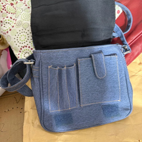 Denim-effect shoulder bag with multiple compartments