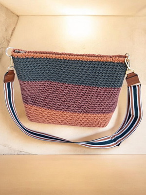 Knitted handmade crossbody bag multicolored new with leather bottom
