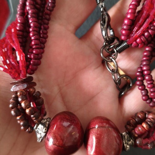 Necklace like new, handmade multistrand with red beads and marble-like stones
