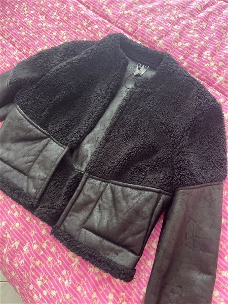  Nadia Rapti small leather jacket me gouna