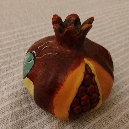 Ceramic pomegranate hand-painted, like new