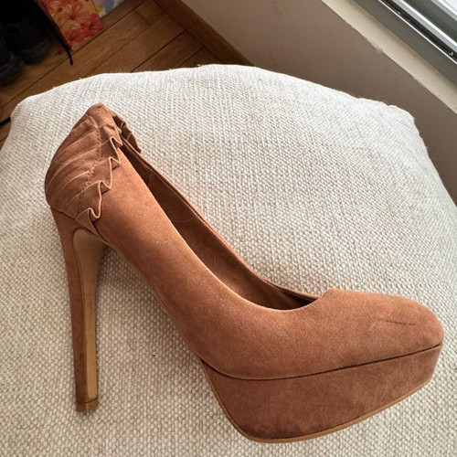 Camel suede Bershka pumps like new, size 37, 12cm heel