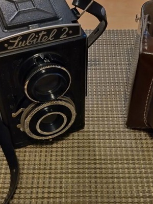 Φωτογραφική μηχανή Lubitel 2 μεταχειρισμένη με δερμάτινη θήκη