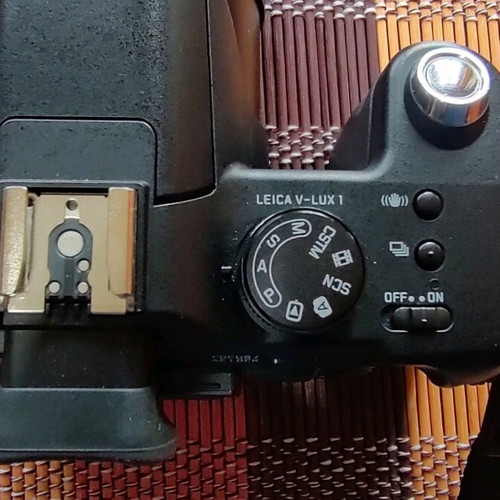 Leica V-Lux 1 κάμερα σαν καινούργια με 10.1 MP και ποιοτικό φακό