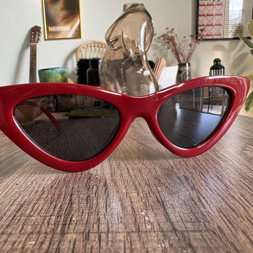 Cat Eye Lolita Sunglasses like new, red mirror lenses