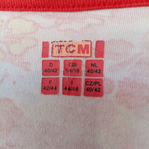 TCM T-shirt vintage with floral V-neck, like new