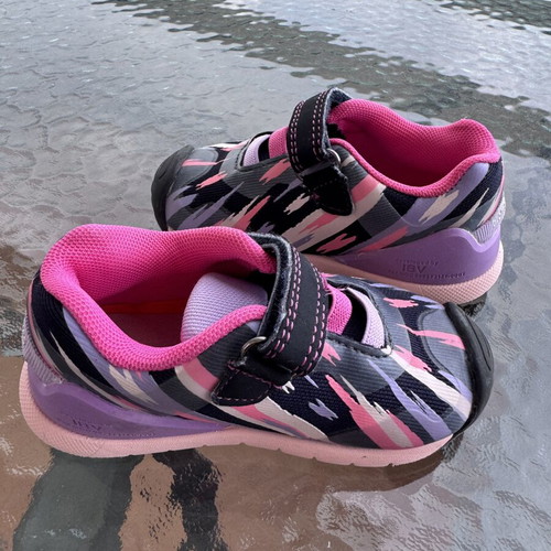 Biomechanics shoes girl size 22 like new