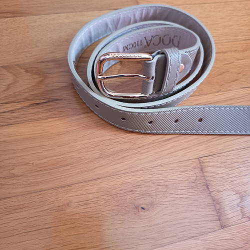 Doca women's belts like new, white and green, set of two