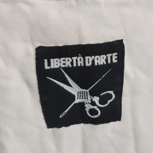 Liberta d'arte white sweatshirt size large
