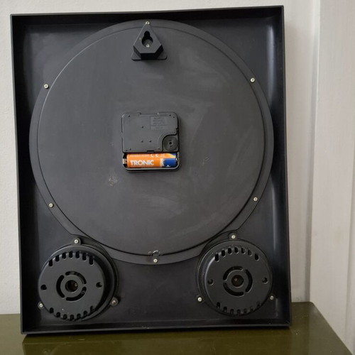 Tronic wall clock 3-in-1 with thermometer and hygrometer like new