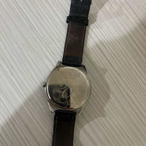 Guess 20 Years of Time Vintage watch like new, women's leather strap
