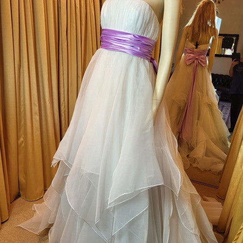 Wedding dress used white organza with lilac belt and bow