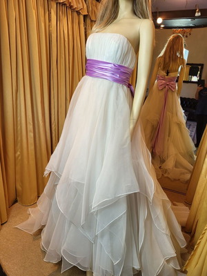 Wedding dress used white organza with lilac belt and bow