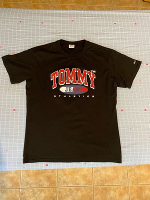 Tommy Hilfiger ανδρική μπλούζα μαύρη μέγεθος Medium σαν καινούργια