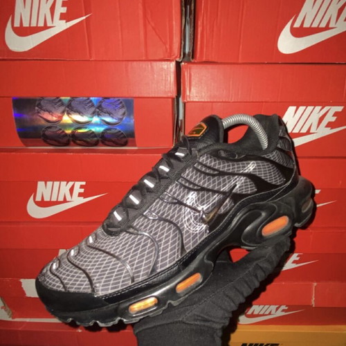Nike Tn Air Max Plus 2021 3D Swoosh σαν καινούργιο, μέγεθος 42, μαύρο και γκρι