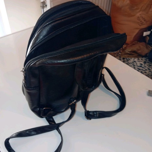 Shoulder bag used back pack in very good condition