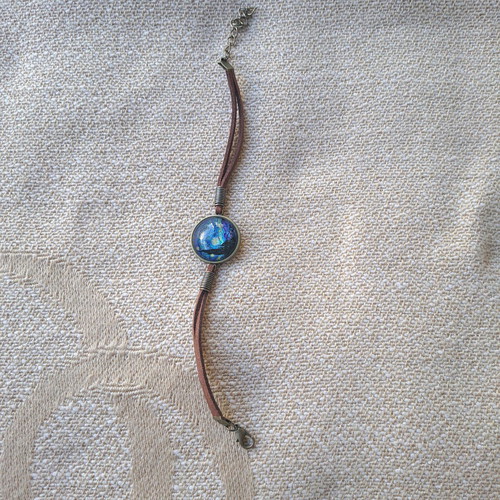 Van Gogh Starry Night Bracelet like new, multicolor with leather strap